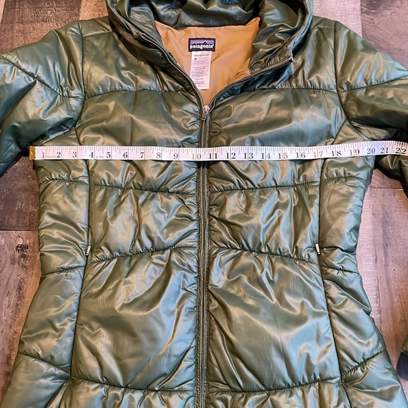 Patagonia hooded women’s insulated jacket - Picture 7 of 14